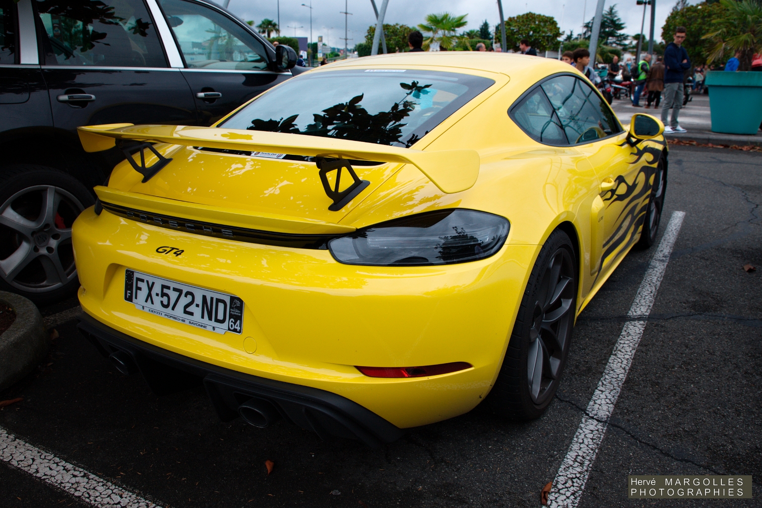 Porsche Cayman GT4-02.jpg